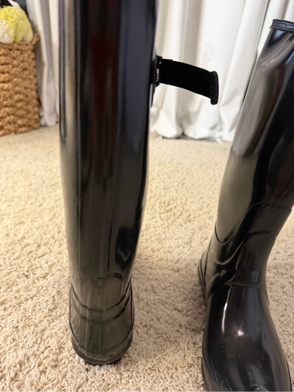 Hunter Gloss Black Tall Rain Boots (with liner) - size 8 - Picture 7 of 16
